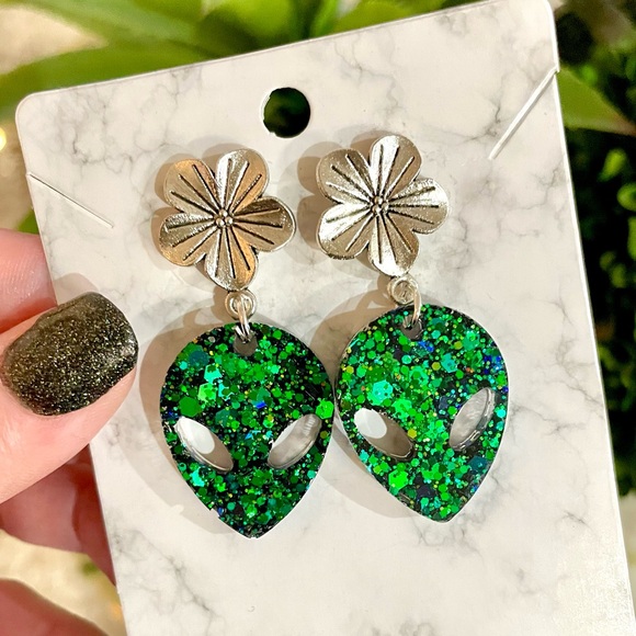 Floral Acrylic Alien Earrings - Picture 2 of 3
